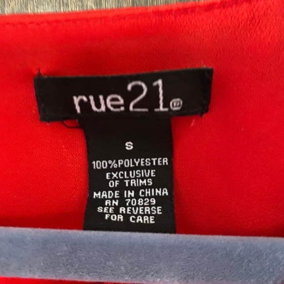 Like new women’s Rue 21 dress shirt 👚 - Picture 3 of 3